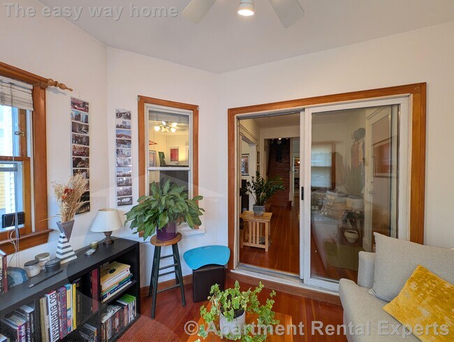 Foto del edificio - 80 Pearson Rd