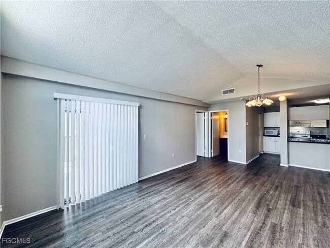 Foto del edificio - 3407 Winkler Ave