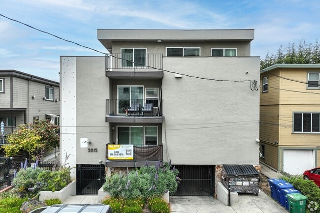 Photo - 2015 Haste St. Apartments