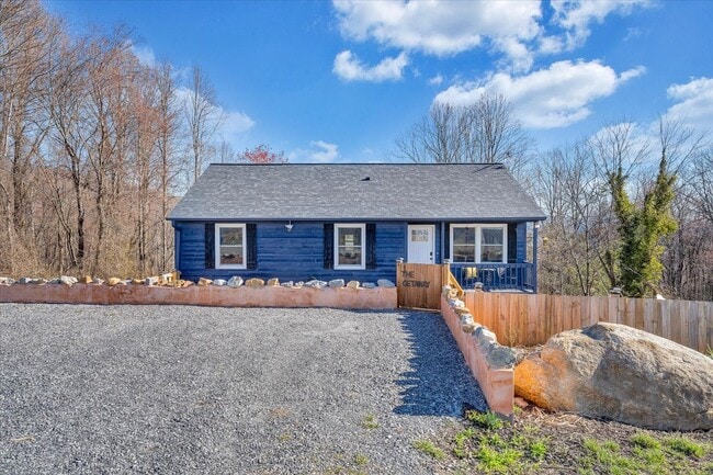 Building Photo - 1039 Fosters Knob Rd