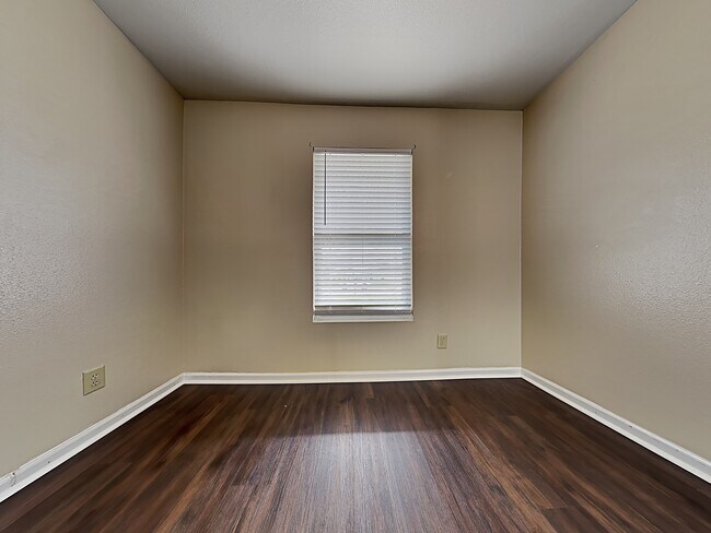 Foto del edificio - 3347 Hemlock Street