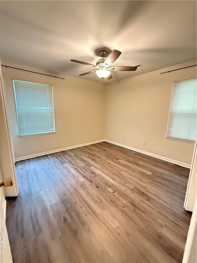 Building Photo - 105 Lewis Cir