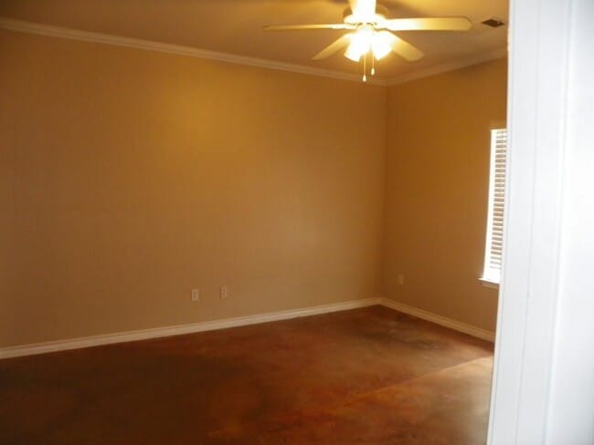Building Photo - 2601 Cypress Ln