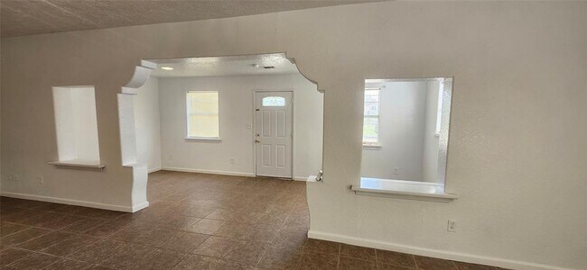 Building Photo - 233 County Rd 381
