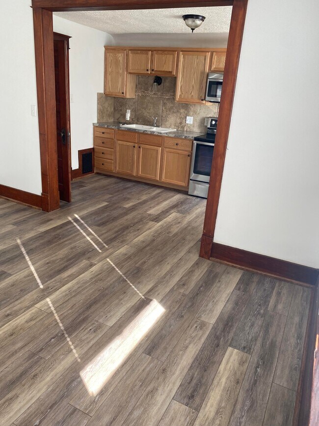 Kitchen - 401 S 27th St
