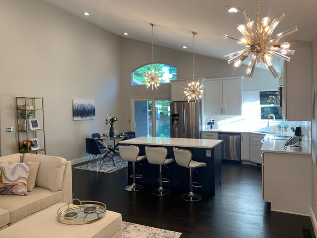 Foto del edificio - 2207 Stetson Creek Dr