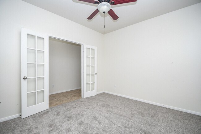 Foto del edificio - 5715 Water Violet Ln