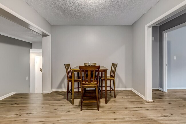 Foto del edificio - 7129 Beth Ann Ter