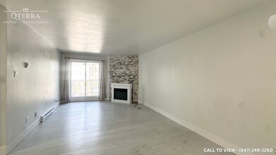 Building Photo - 735 Deveron Cres