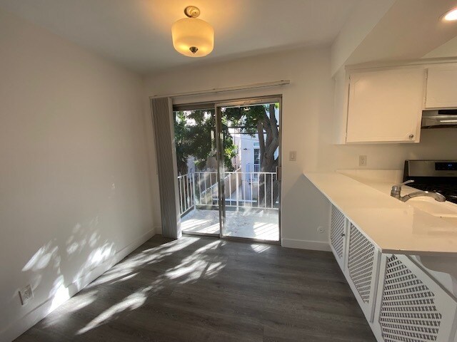 Foto del edificio - 3642 Clarington Ave