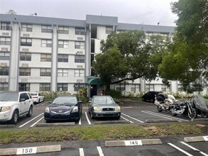 Building Photo - 2401 Riverside Dr