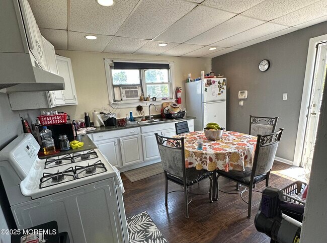 Foto del edificio - 651 2nd Ave