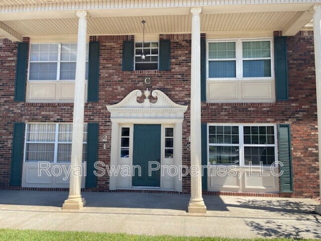 Building Photo - 1920 E Edgewood Dr