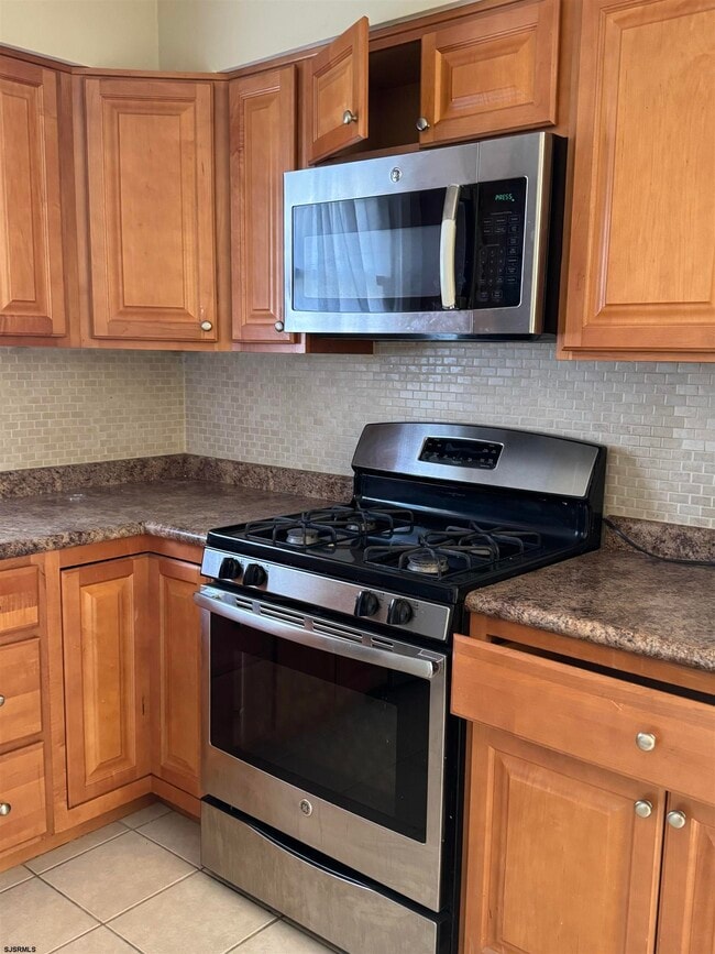 Building Photo - 342 Hampshire Dr