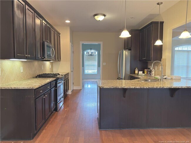 Foto del edificio - 4015 Summerberry Dr