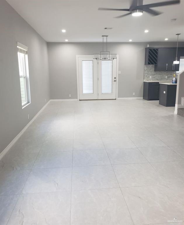 Building Photo - 2536 S Links Dr