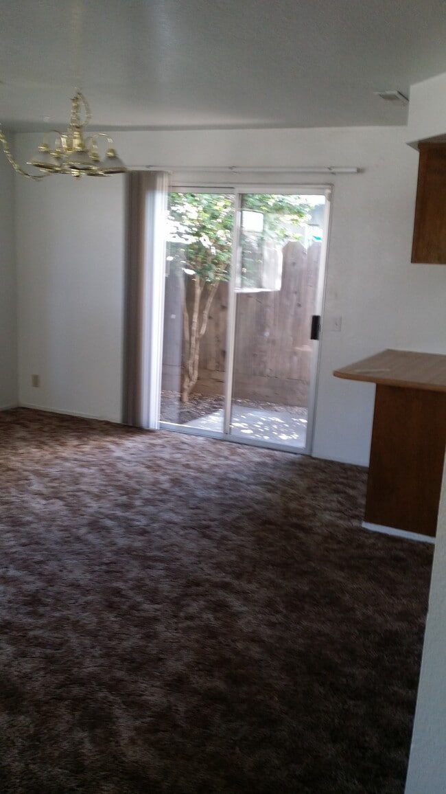Building Photo - 310 Saint Michael Ct