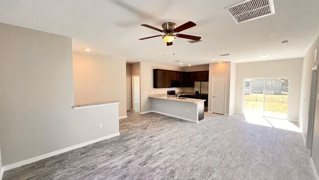 Building Photo - BRAND NEW UPGRADED 3 BD / 2 BA Home in Pal...