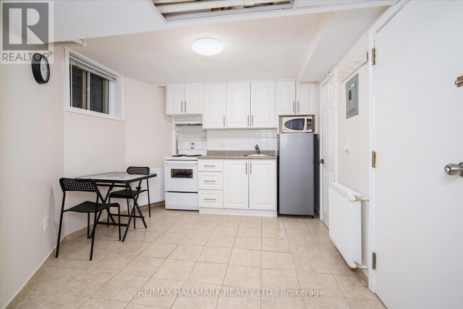 Building Photo - 222 Wineva Ave