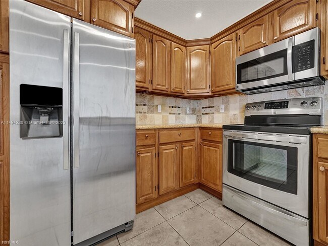 Building Photo - 3 br, 2 bath House - 11688 SW 17th Ct # 11688