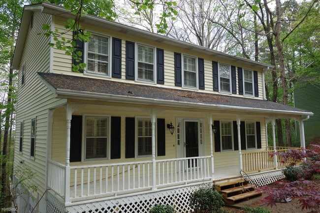 Building Photo - 508 Karen Ln
