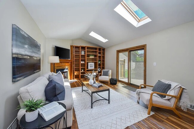 Foto del edificio - 2264 Briarhill Dr