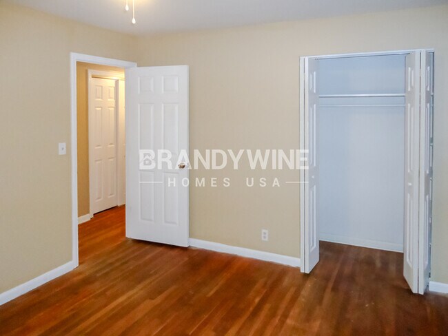 Building Photo - 3540 Cesery Blvd