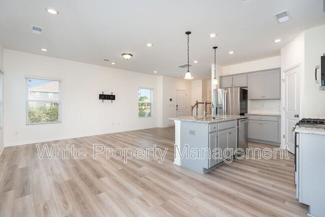 Building Photo - 2795 Yeager Dr NW