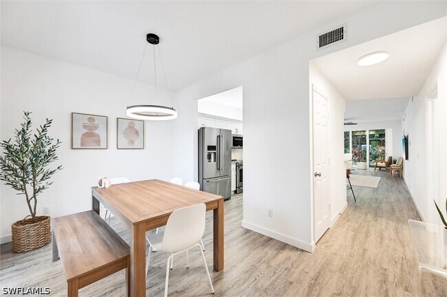 Foto del edificio - 859 Tanbark Dr