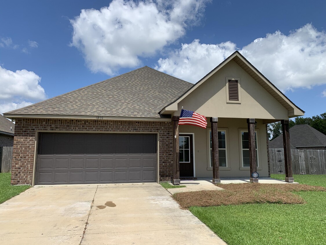 Foto principal - 1800 Willow Bend Rd