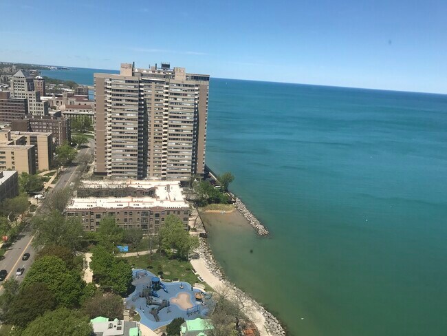 Foto del edificio - 6171 N Sheridan Rd