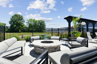 Building Photo - Lawndale Commons