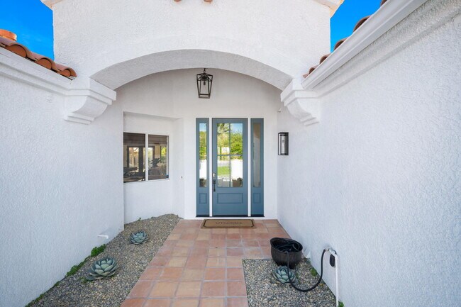 Building Photo - 78625 Ave Ultimo