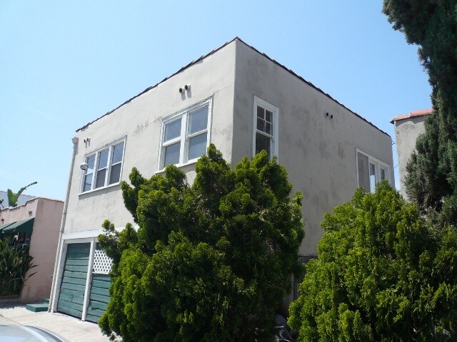 Primary Photo - 7009 Fountain Ave