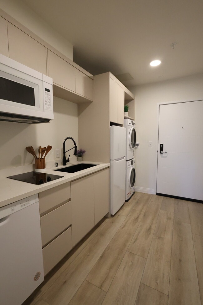 Photo - The Hub Merced Apartments