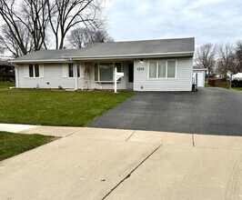 Building Photo - 1310 Somerset Ln