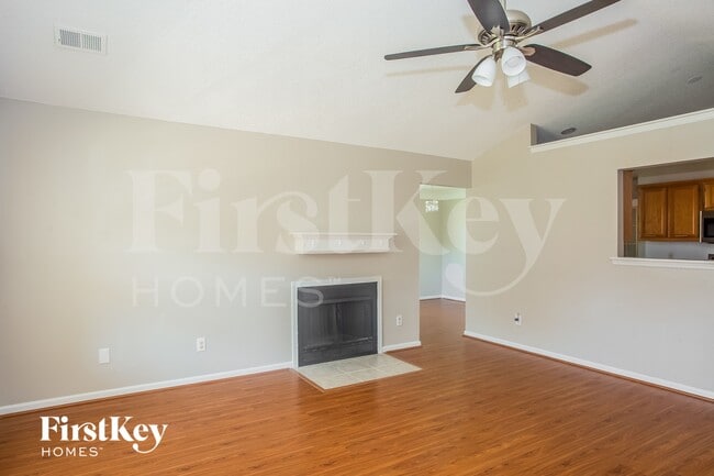 Foto del edificio - 6115 Country Walk Dr