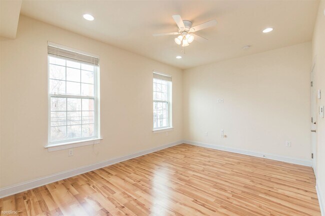 Building Photo - 2 br, 2 bath Triplex - 1935 N 7TH ST Unit 2