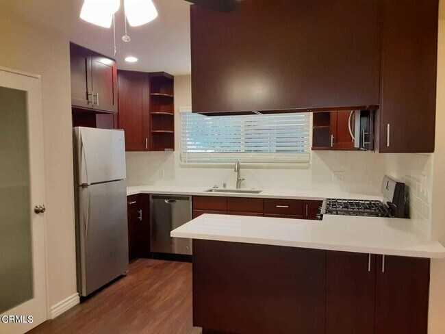 Building Photo - 4844 Van Noord Ave