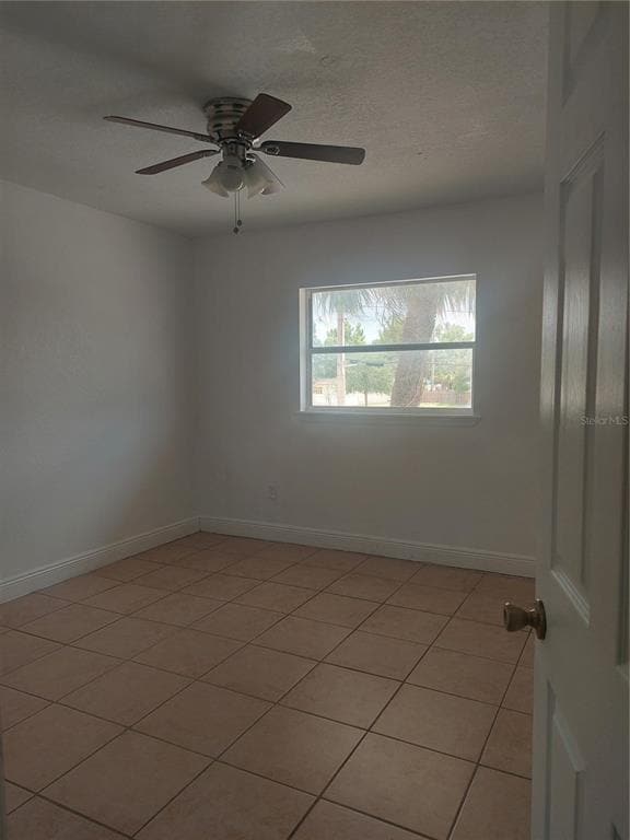 Building Photo - 5885 Dahlia Dr