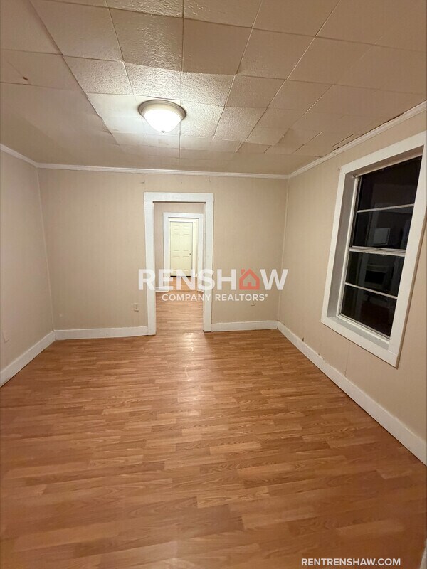 Building Photo - 1306 W Countryman St