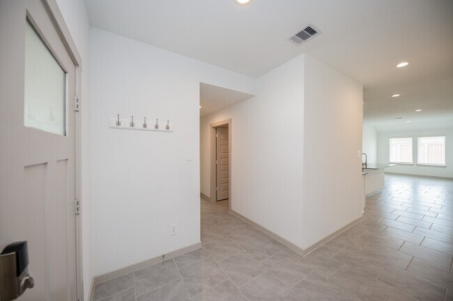 Building Photo - 29535 Paytons Park Ct