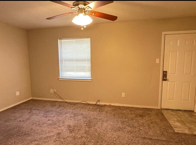 Foto del edificio - 6721 Loma Vista Dr