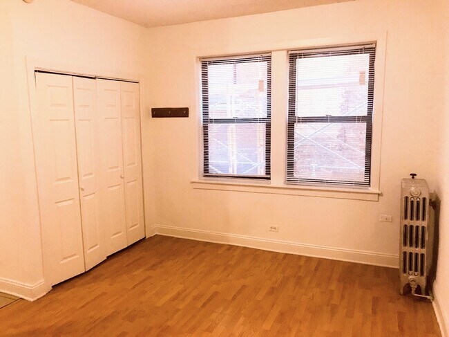 Foto del edificio - 839 W Sheridan Rd