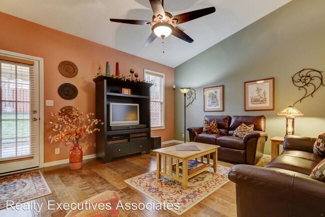 Building Photo - 8024 Ellisville Ln