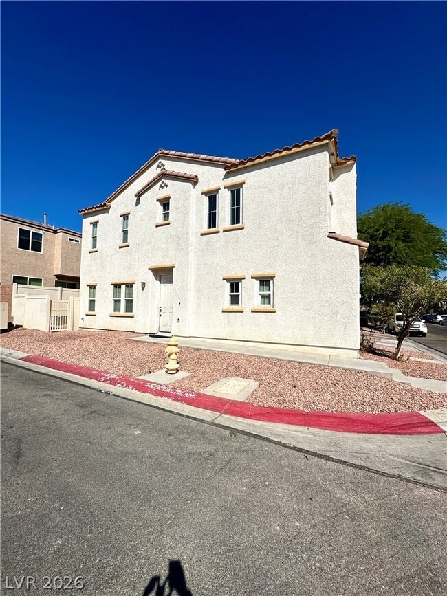 Foto del edificio - 5383 Flowing Spring St