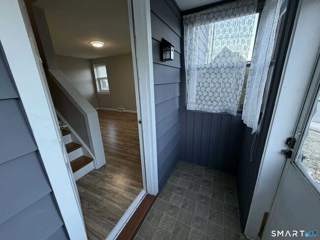 Foto del edificio - 27 New Hampshire Dr