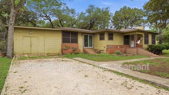 Building Photo - 1079 Canyon Dr