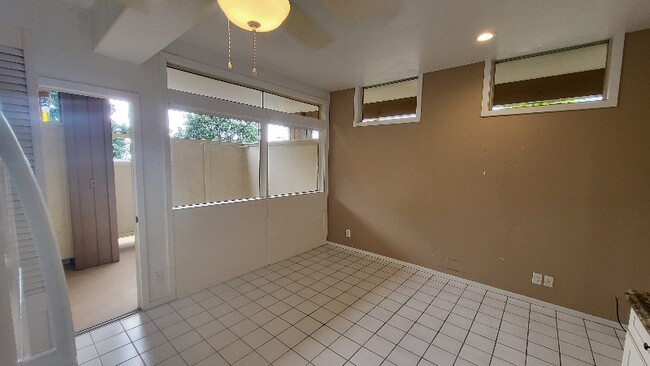 Building Photo - 77-116-116 La'aloa Ave