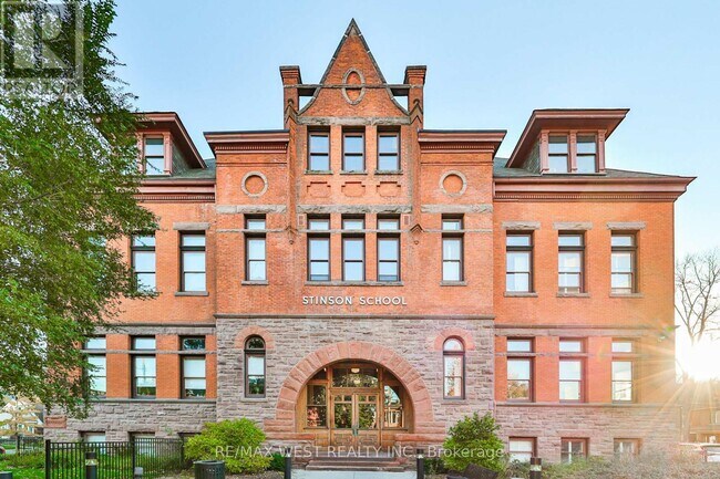 Building Photo - 200 Stinson St